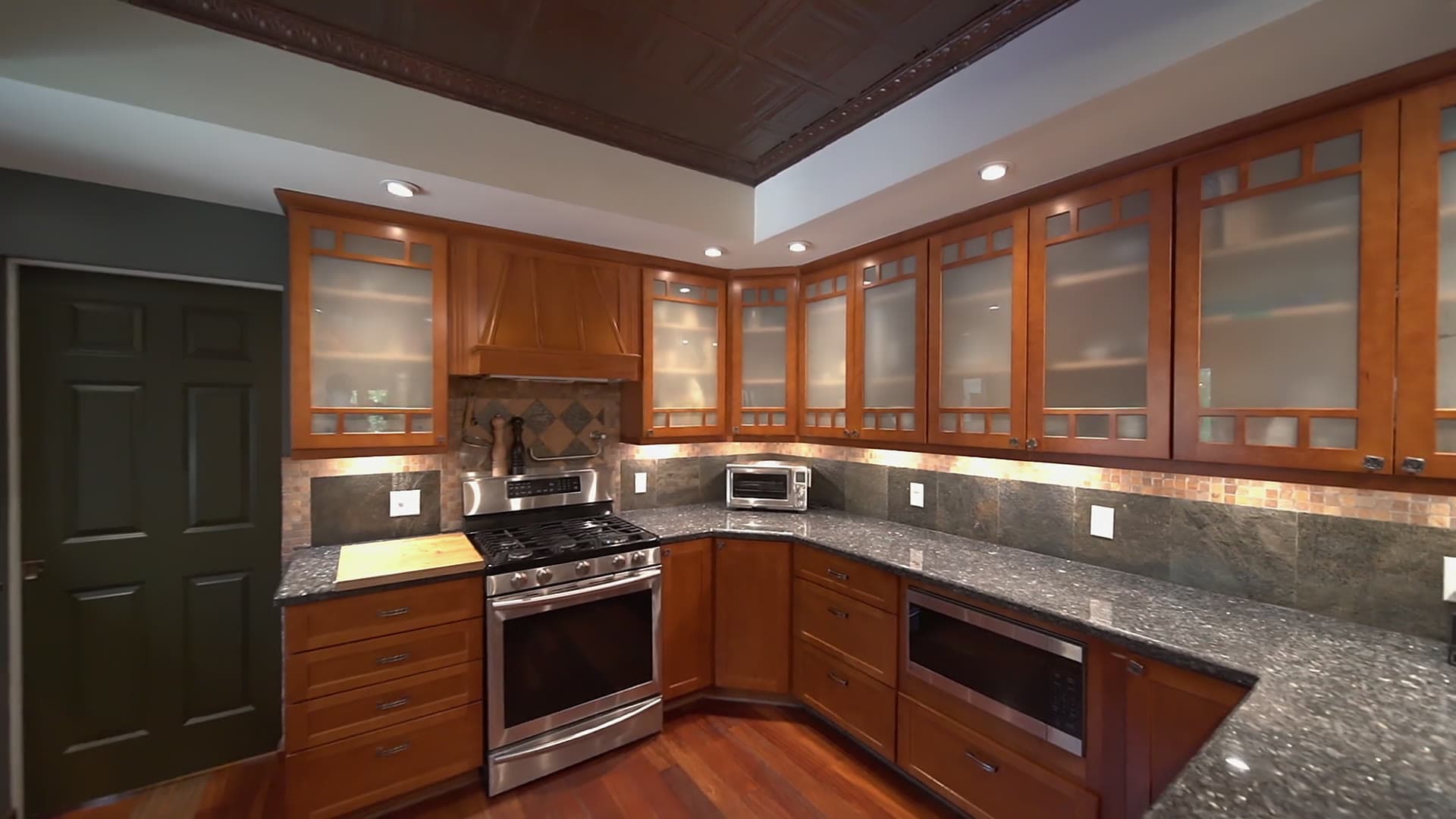 Custom wood kitchen cabinets
